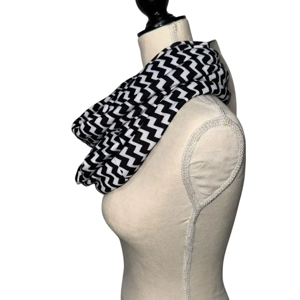 NWT Black and White Eternity Infinity Scarf ONE SIZE 6 ways to wear it